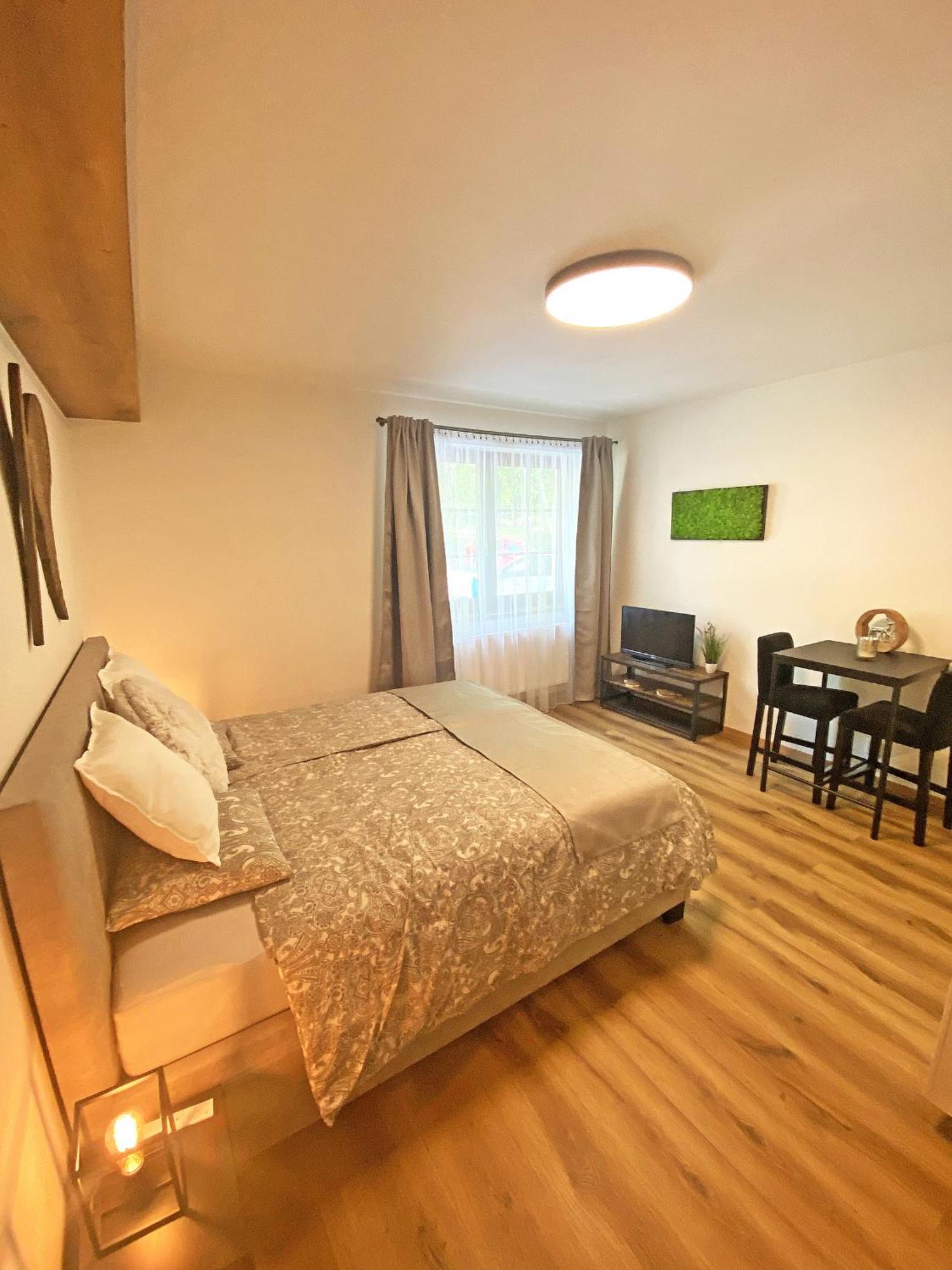 Apartmany Rezac Рокитнице над Ийзероу Екстериор снимка